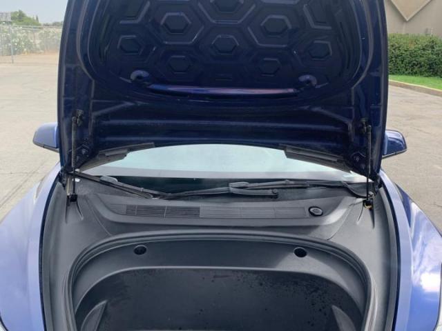 Tesla Model 3 Image 6