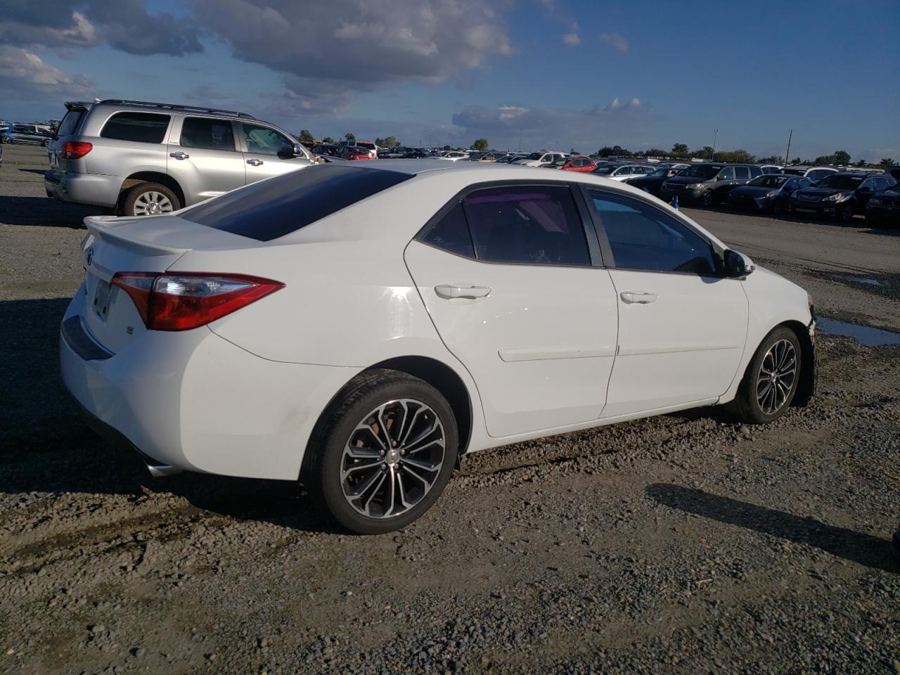 Toyota Corolla L Image 12