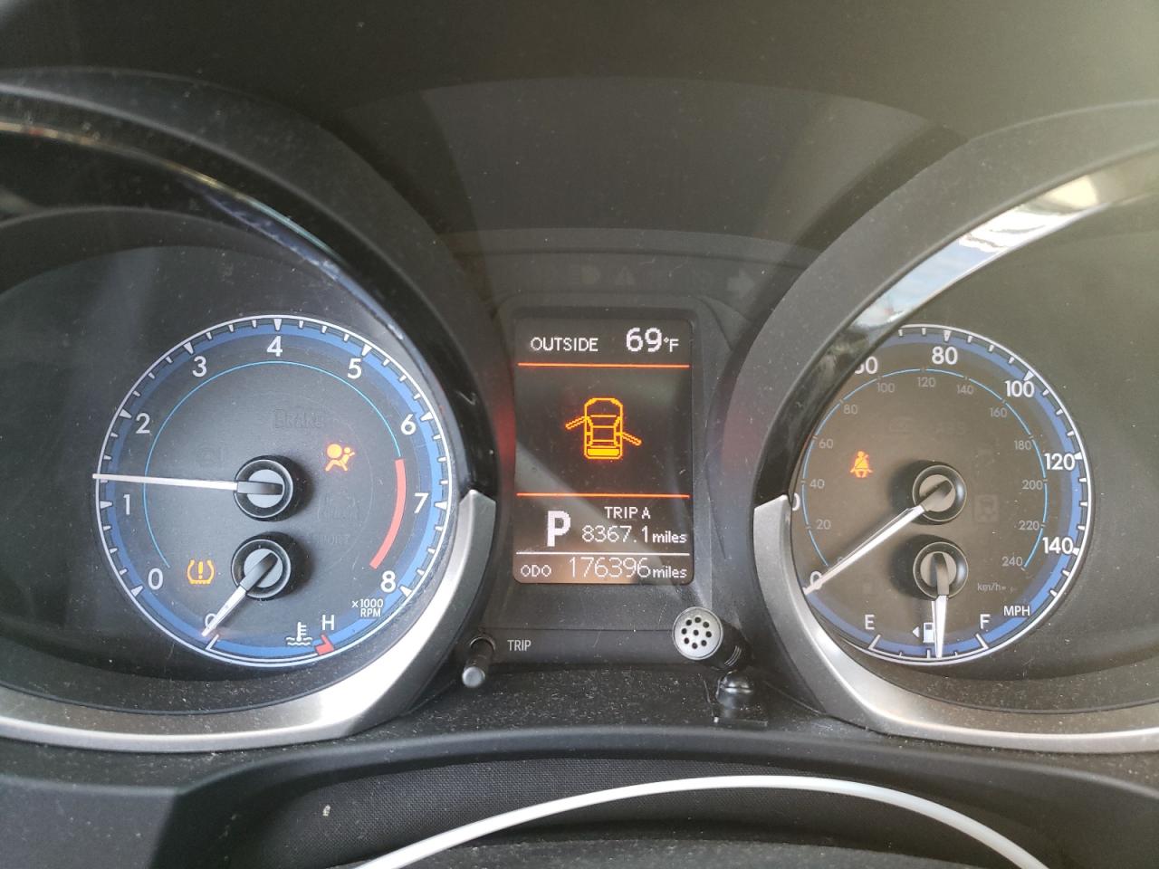 Toyota Corolla L Image 4