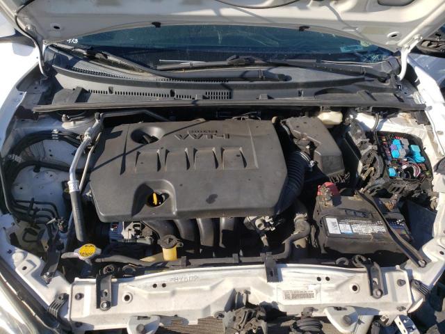 Toyota Corolla L Image 8