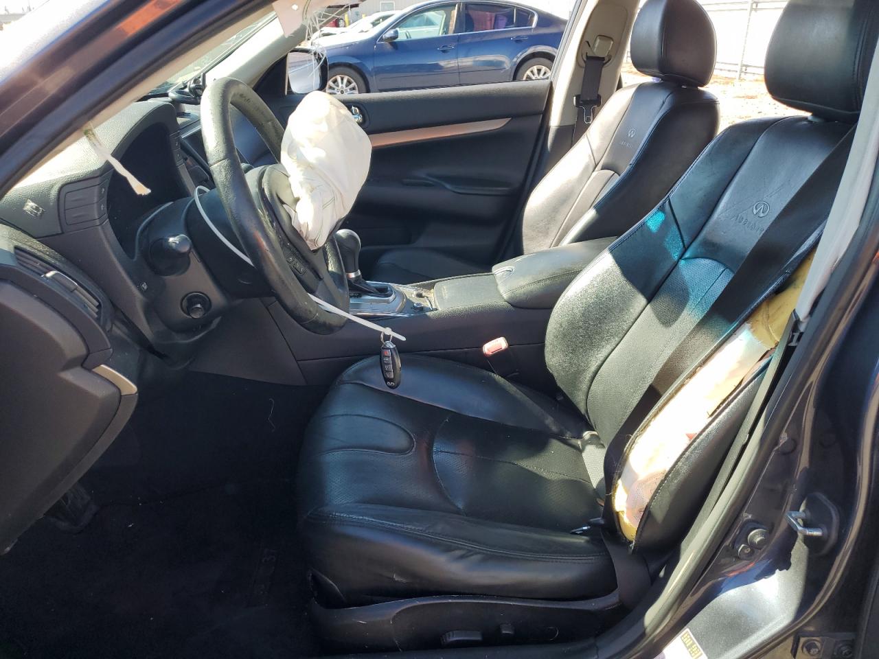 INFINITI G37 Base Image 9