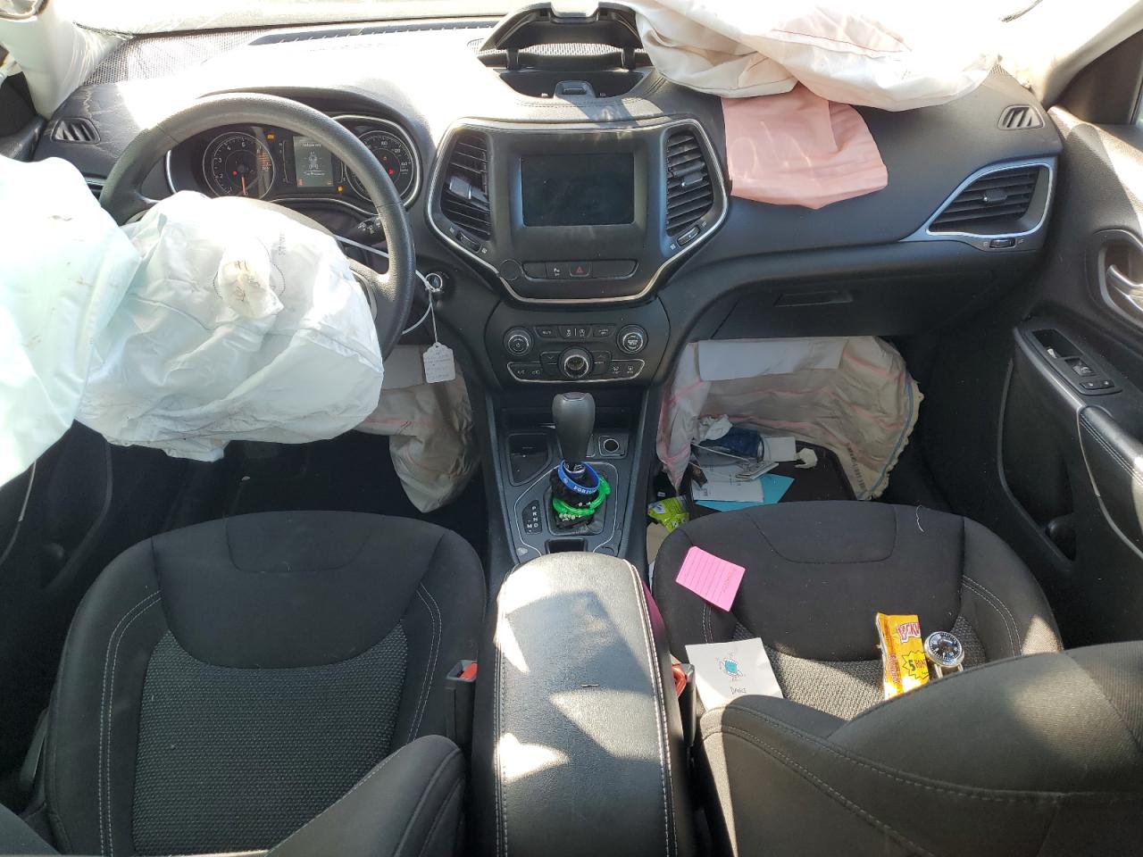 Jeep Grand Cherokee Latitude Image 11