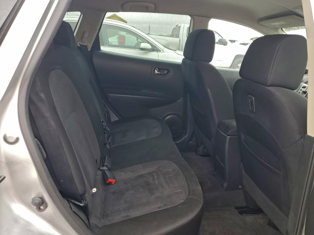 Nissan Rogue S Image 9