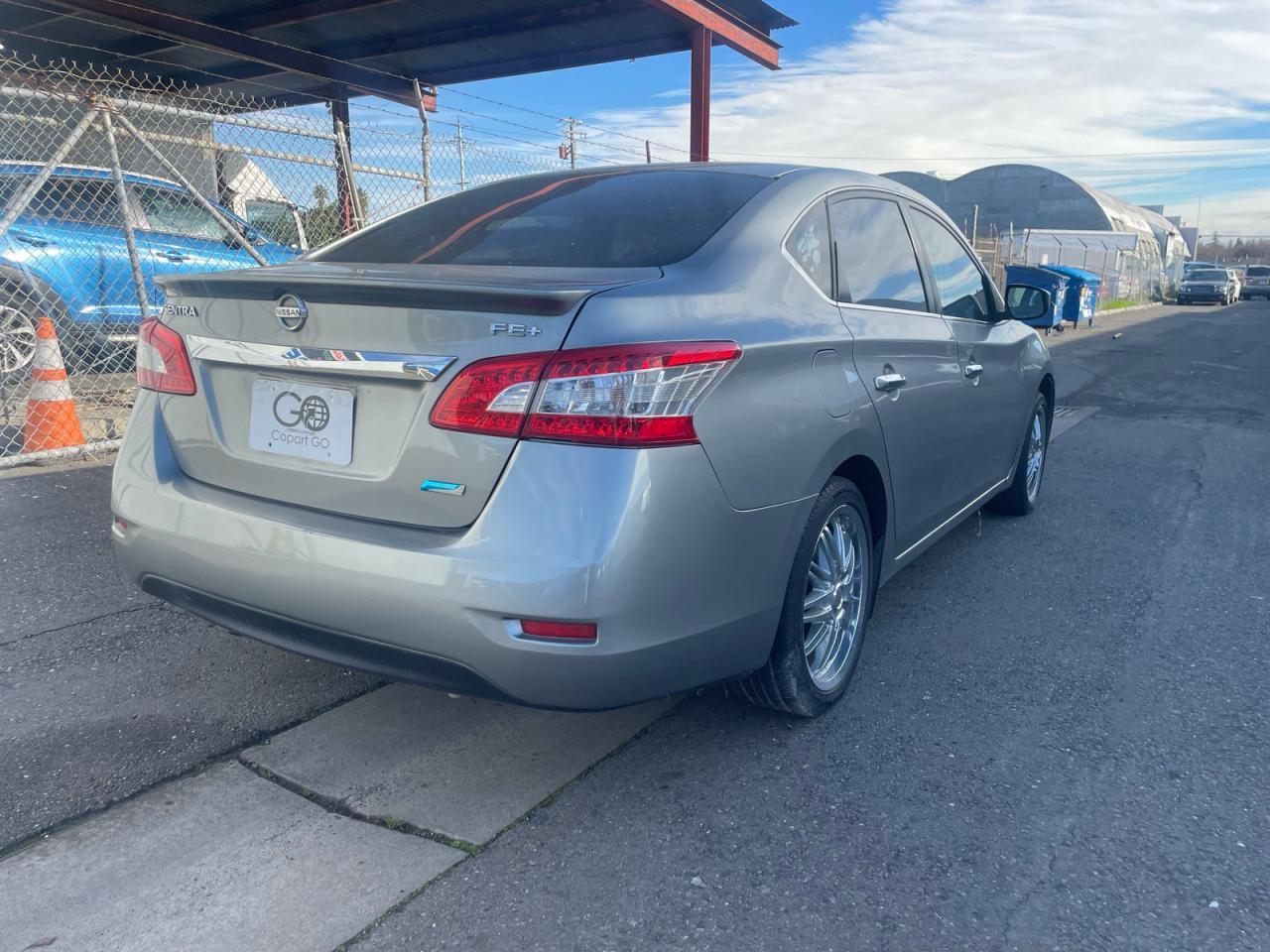 Nissan Sentra S Image 5