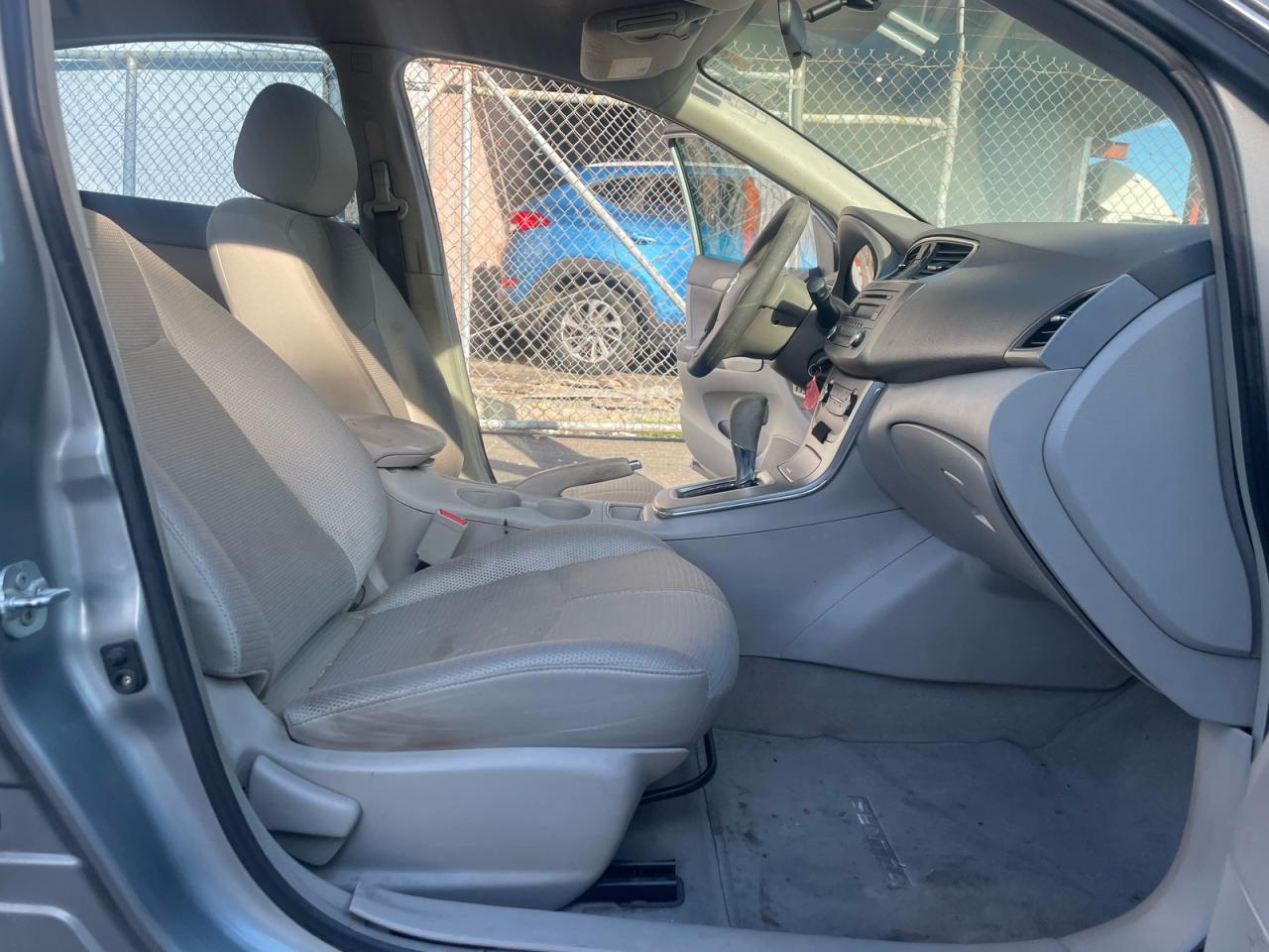 Nissan Sentra S Image 4