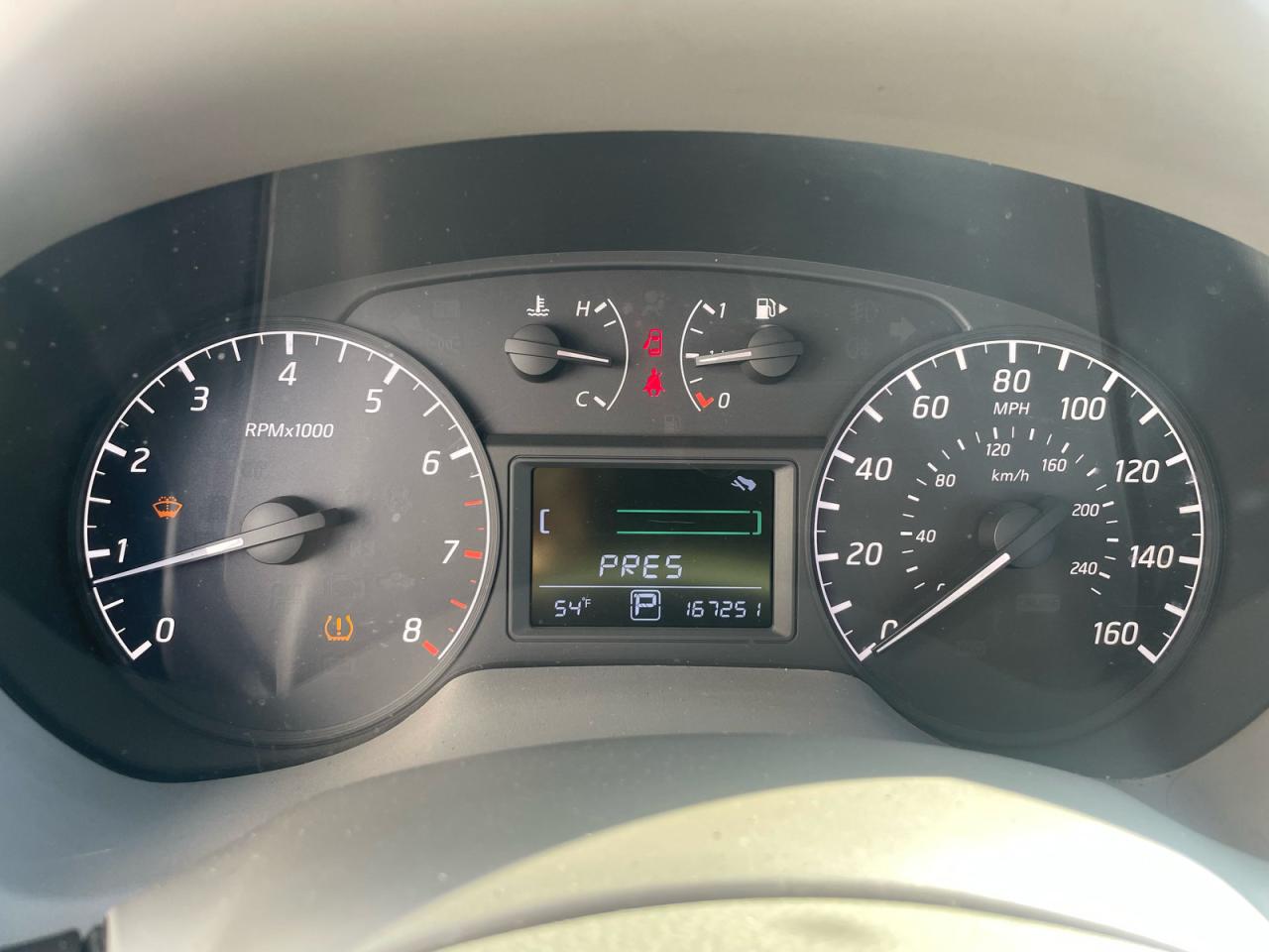 Nissan Sentra S Image 8