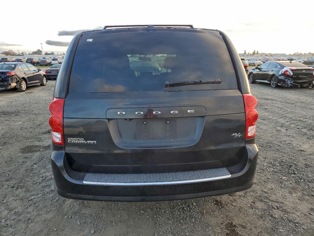 Dodge Caravan R/t Image 4