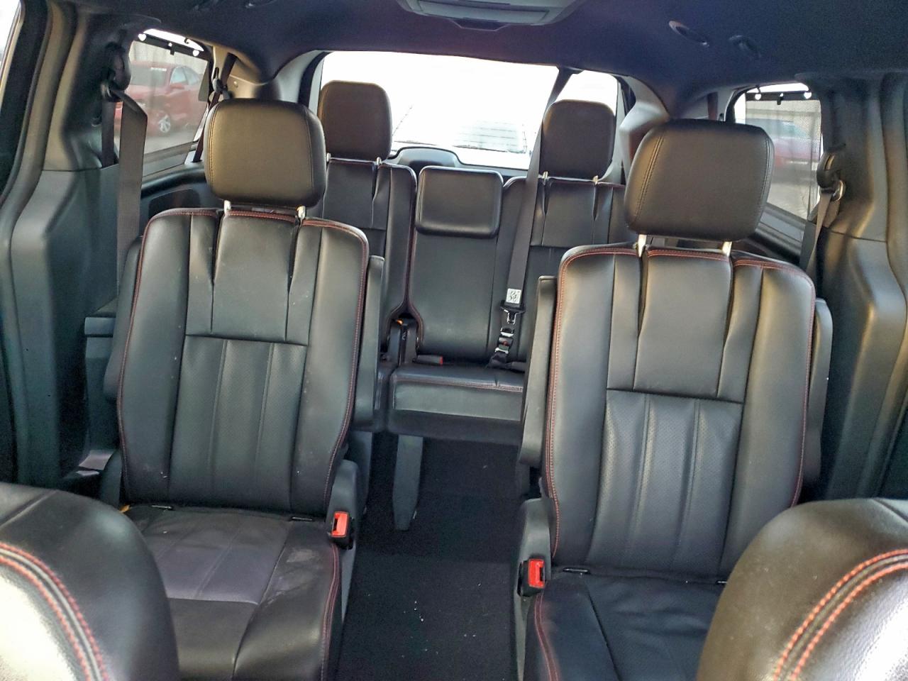 Dodge Caravan R/t Image 7