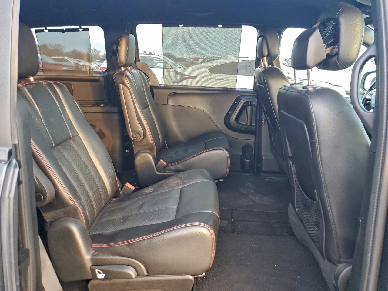 Dodge Caravan R/t Image 9