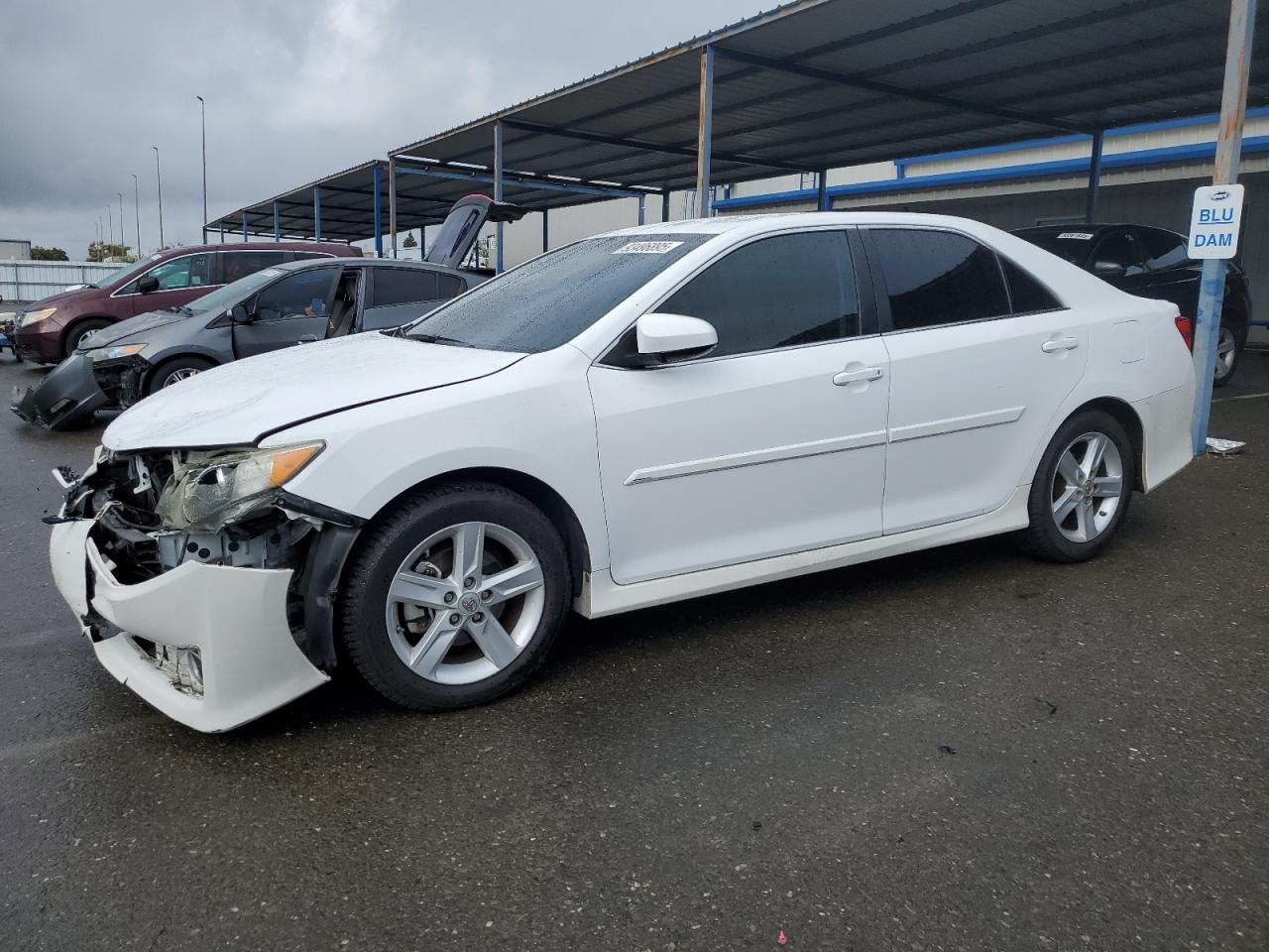 Toyota Camry L Image 1