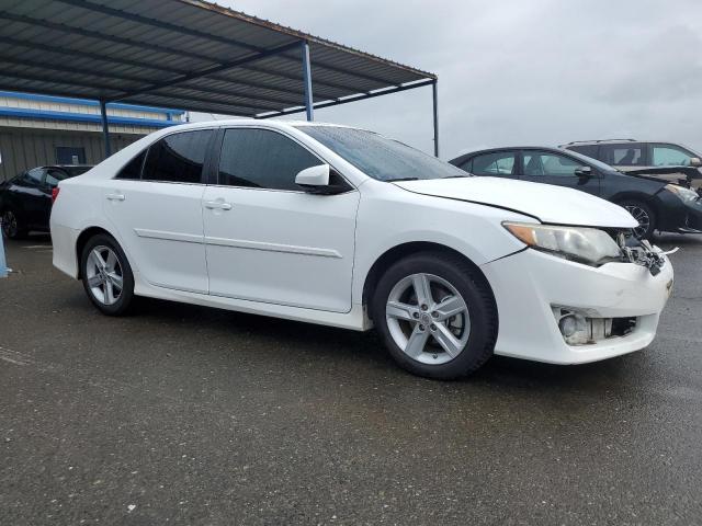 Toyota Camry L Image 2