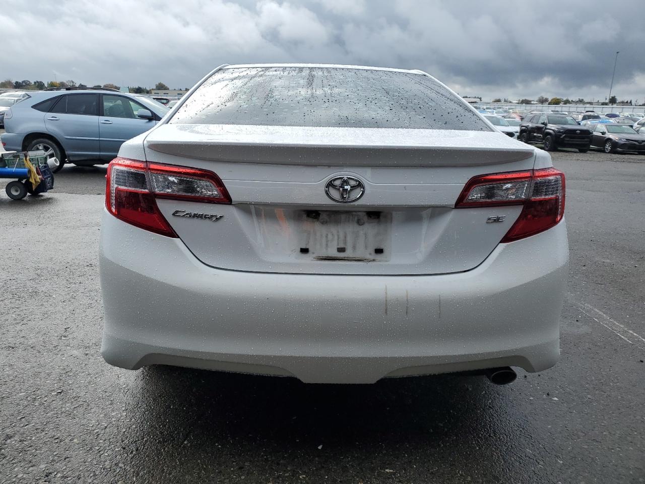 Toyota Camry L Image 10