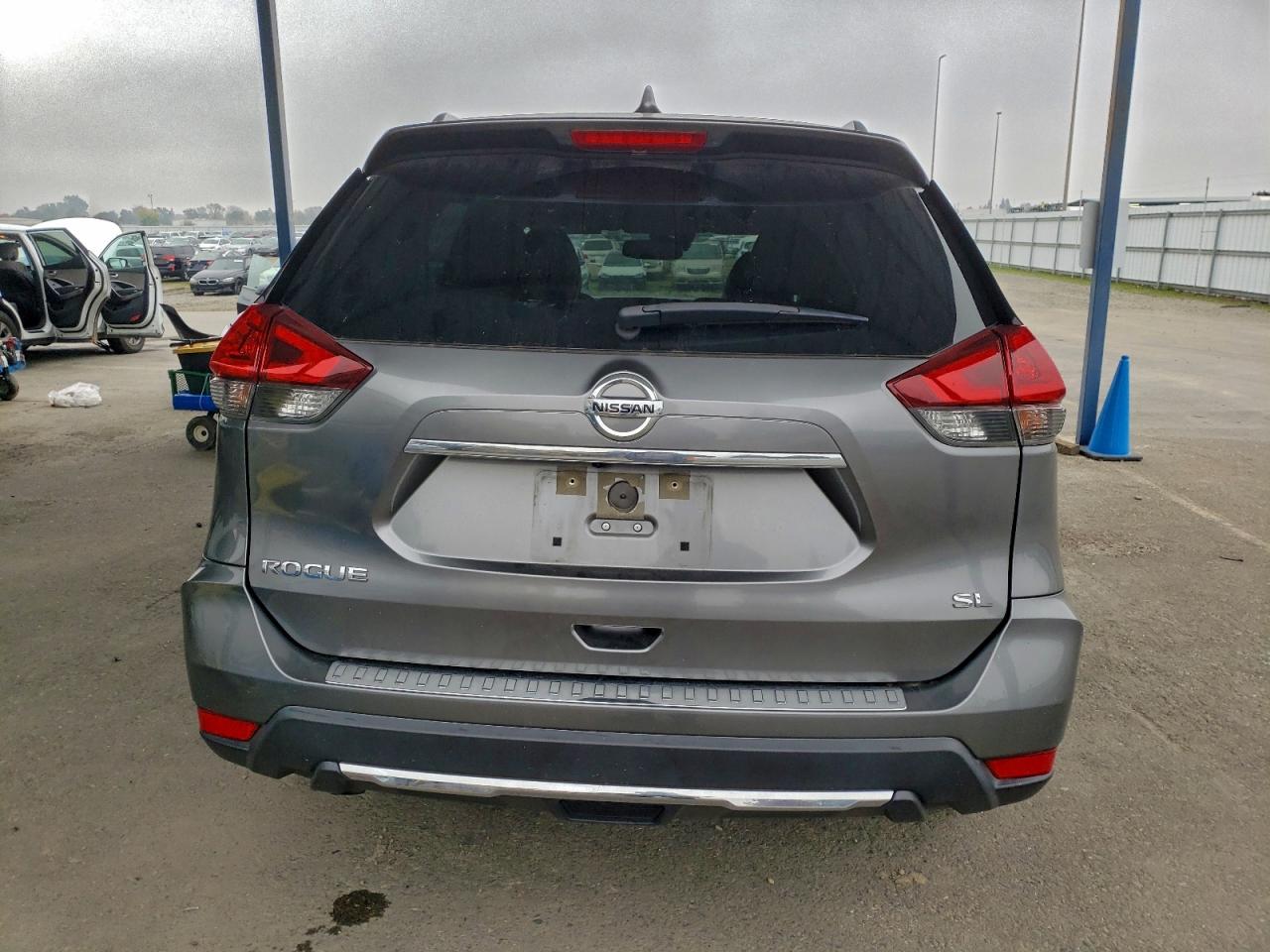 Nissan Rogue S Image 7