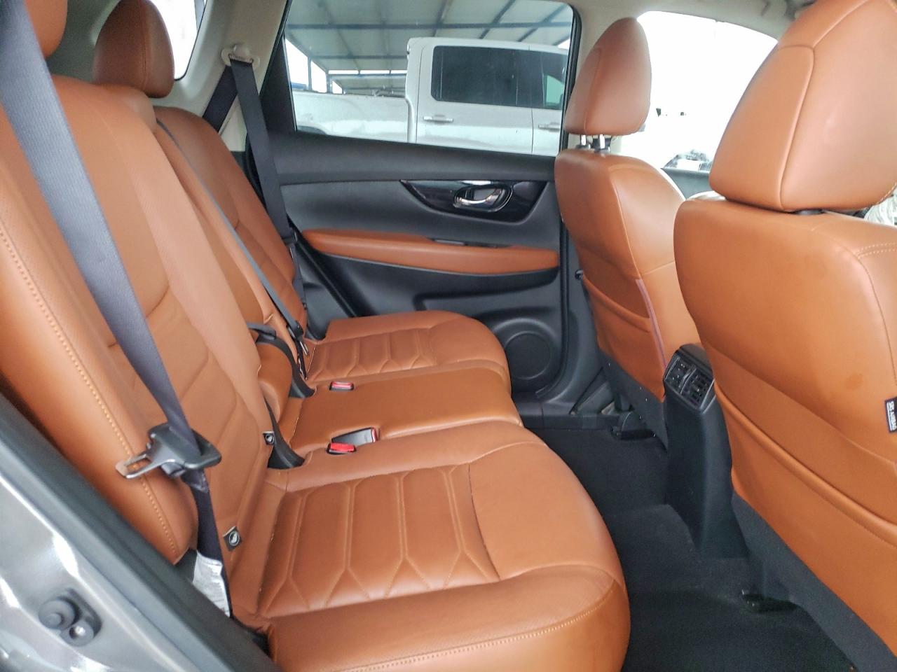 Nissan Rogue S Image 6