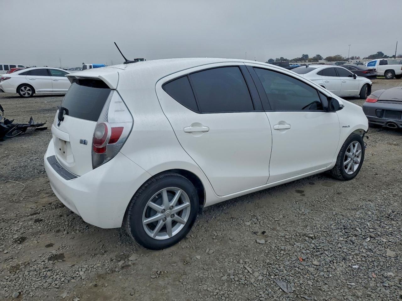 Toyota Prius Image 10