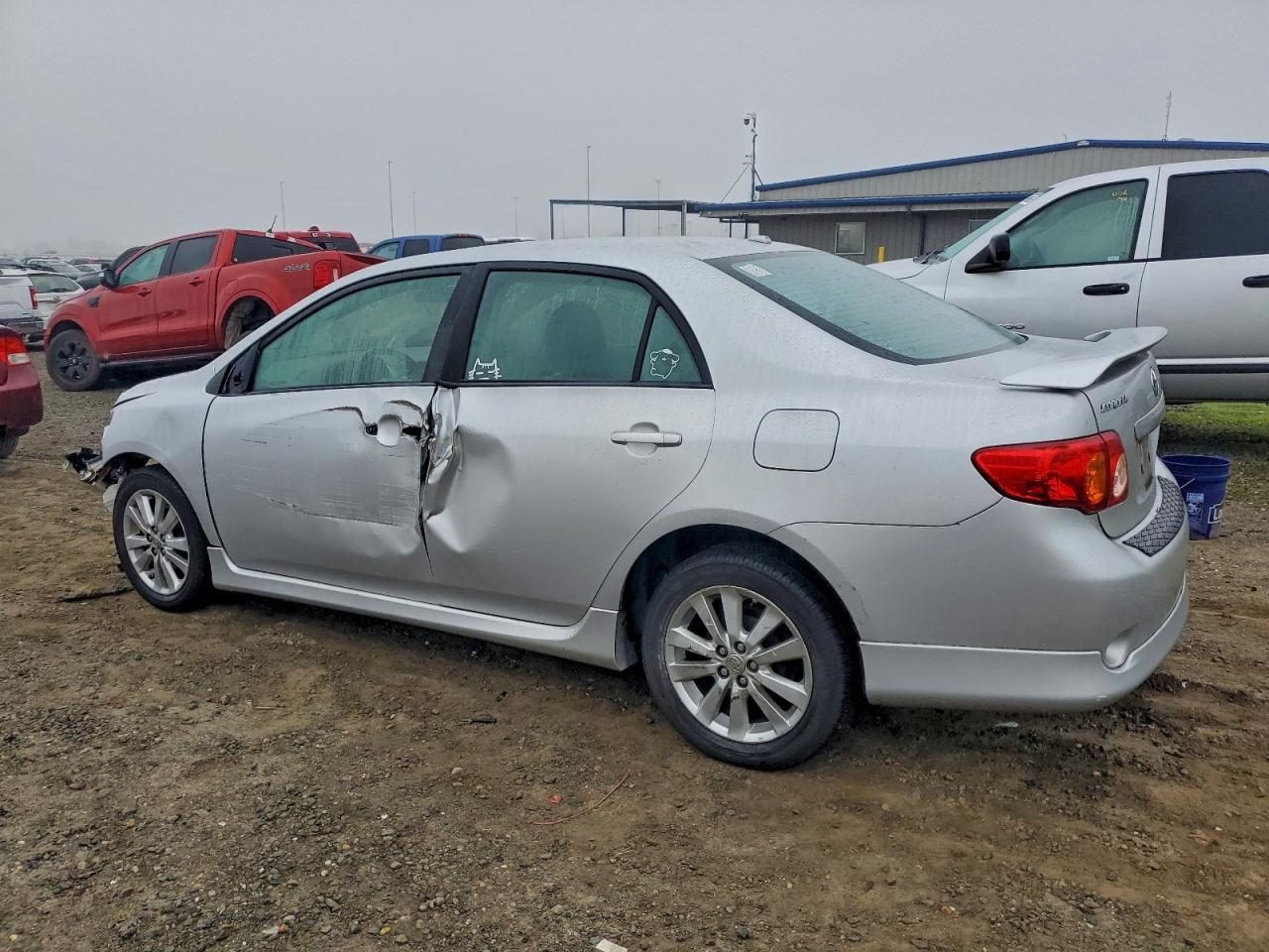 Toyota Corolla Base Image 2