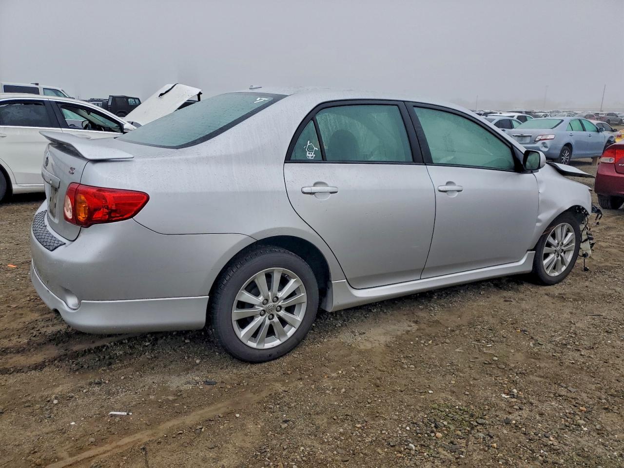 Toyota Corolla Base Image 3