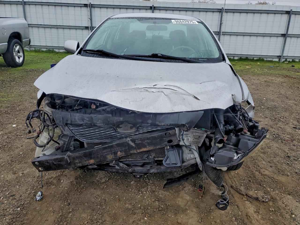 Toyota Corolla Base Image 12