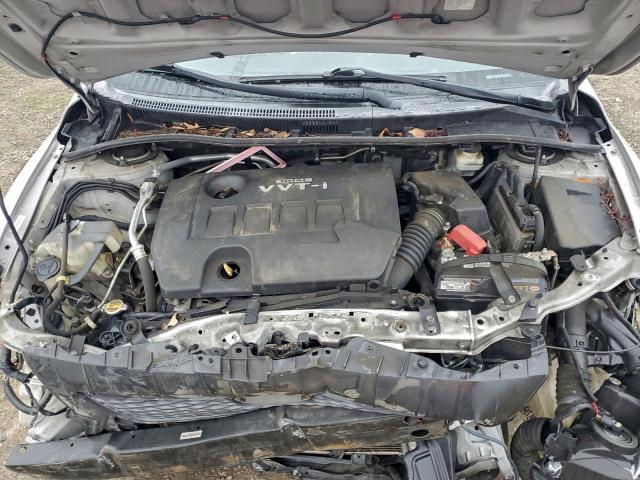 Toyota Corolla Base Image 10