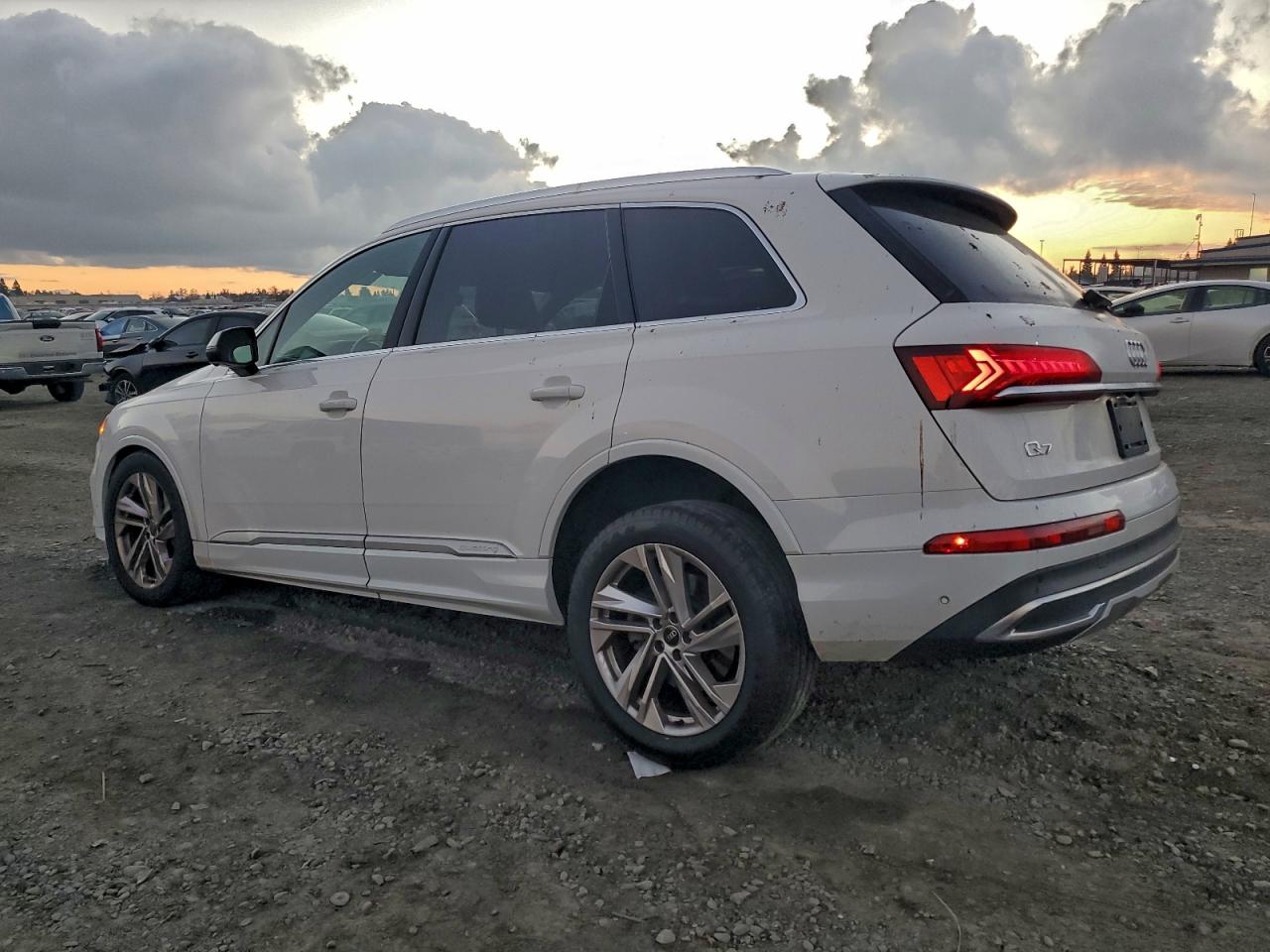 Audi Q7 Premium Plus Image 9