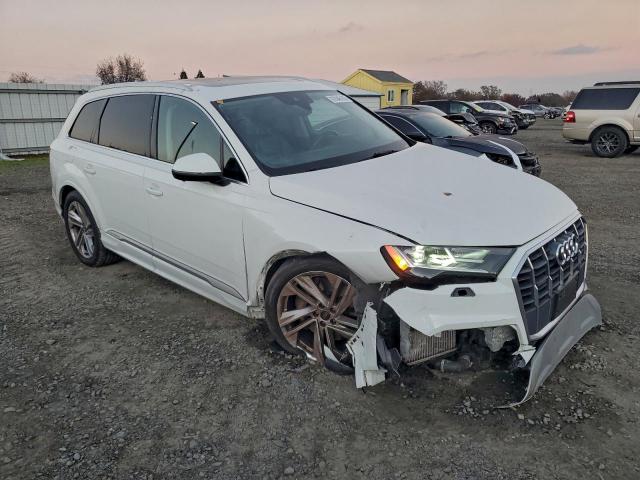 Audi Q7 Premium Plus Image 3