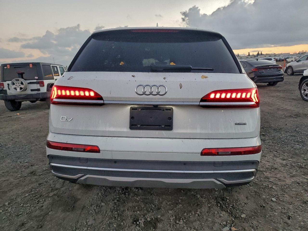 Audi Q7 Premium Plus Image 2