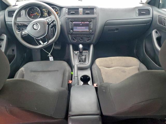 Volkswagen Jetta Base Image 2