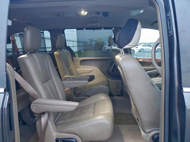 Chrysler Minivan Touring Image 2