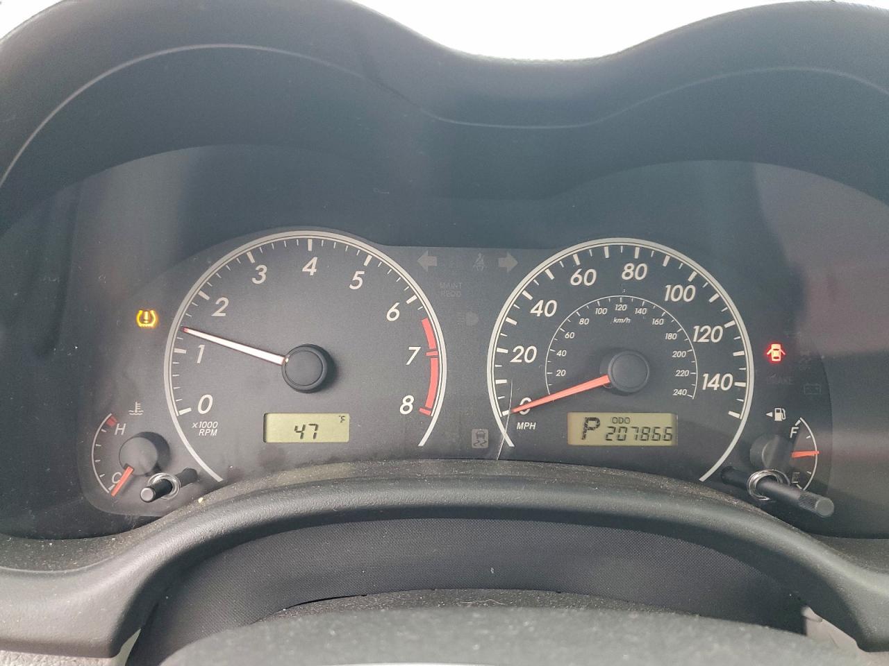 Toyota Corolla Base Image 6