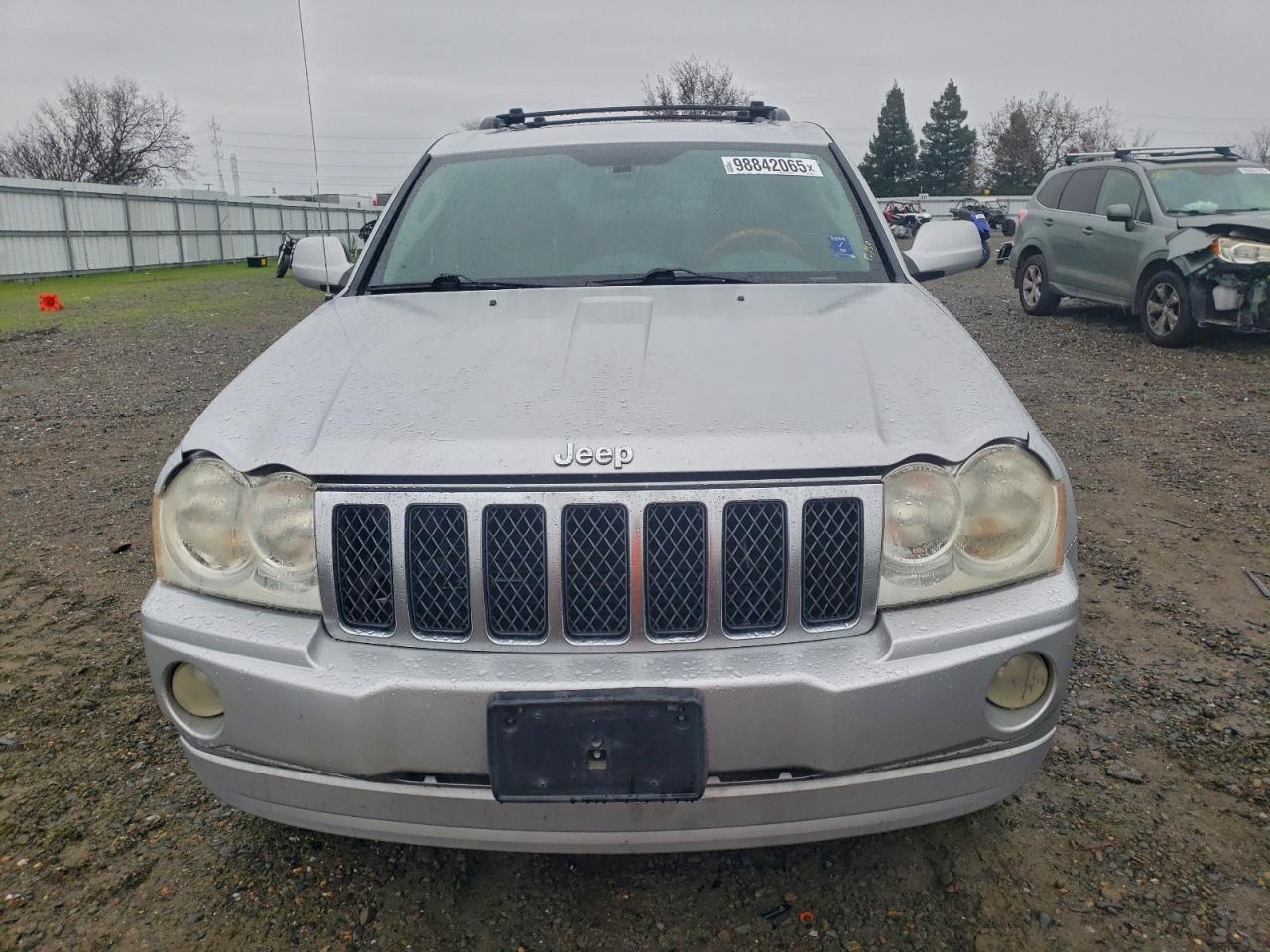 Jeep Grand Cherokee Overland Image 2