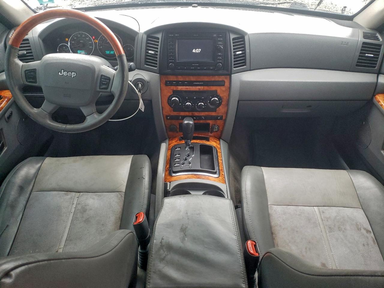 Jeep Grand Cherokee Overland Image 5