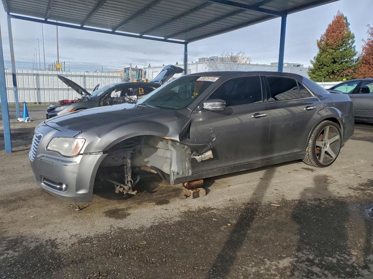 Chrysler 300 Limited Image 1