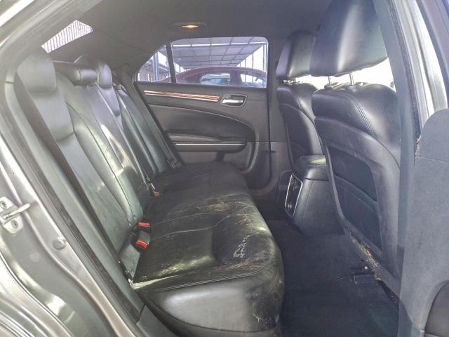 Chrysler 300 Limited Image 9