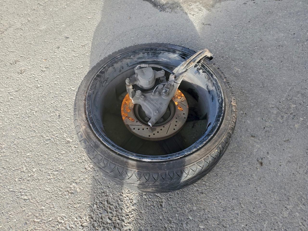 Chrysler 300 Limited Image 12