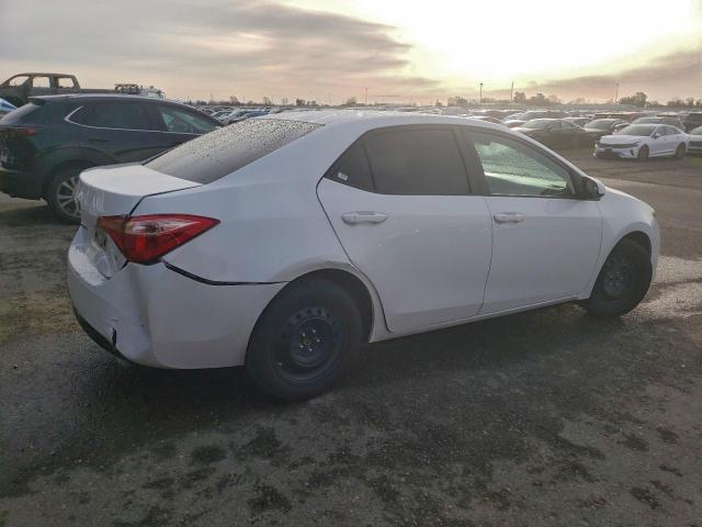 Toyota Corolla L Image 6