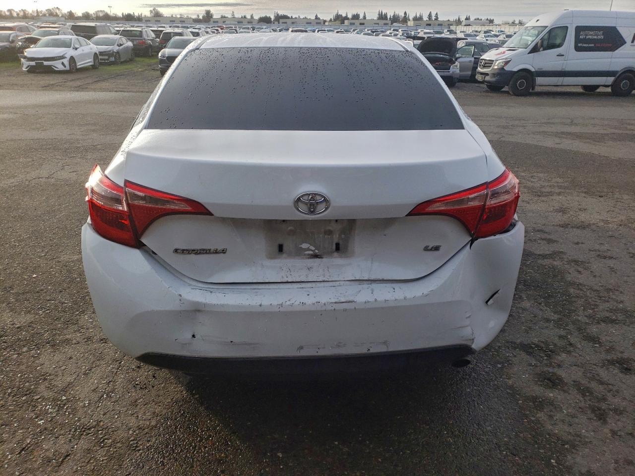 Toyota Corolla L Image 3