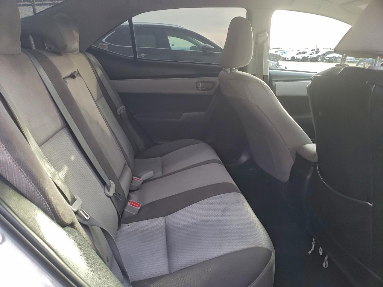 Toyota Corolla L Image 10