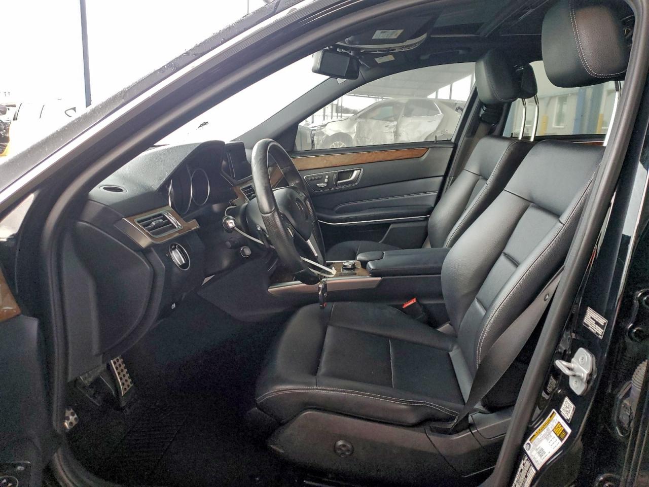 Mercedes-Benz E-Class 350 Image 6