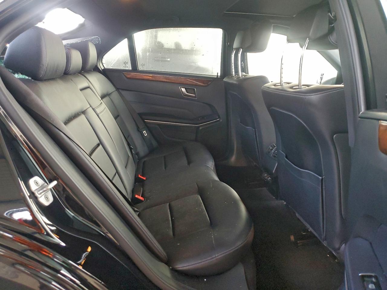 Mercedes-Benz E-Class 350 Image 8