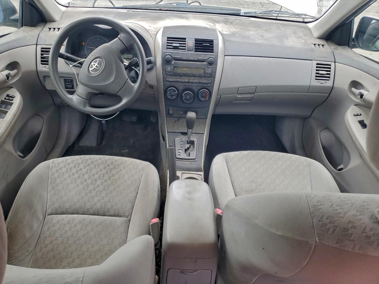 Toyota Corolla Base Image 3