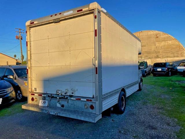 Ford Econoline E450 Super Duty Cutaway Van Image 3