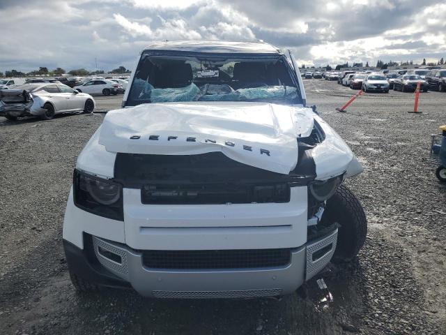 Land Rover Defender 110 S Image 5