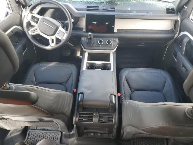 Land Rover Defender 110 S Image 6
