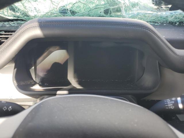 Land Rover Defender 110 S Image 10