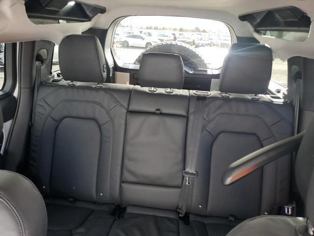 Land Rover Defender 110 S Image 9