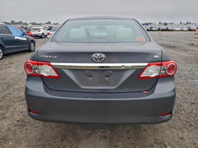 Toyota Corolla Base Image 9