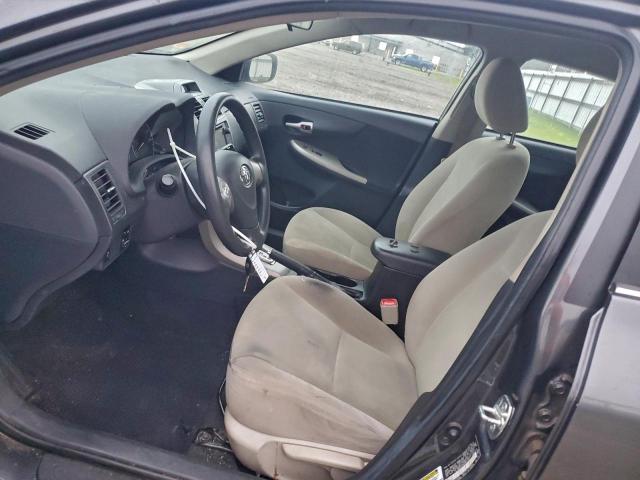 Toyota Corolla Base Image 8