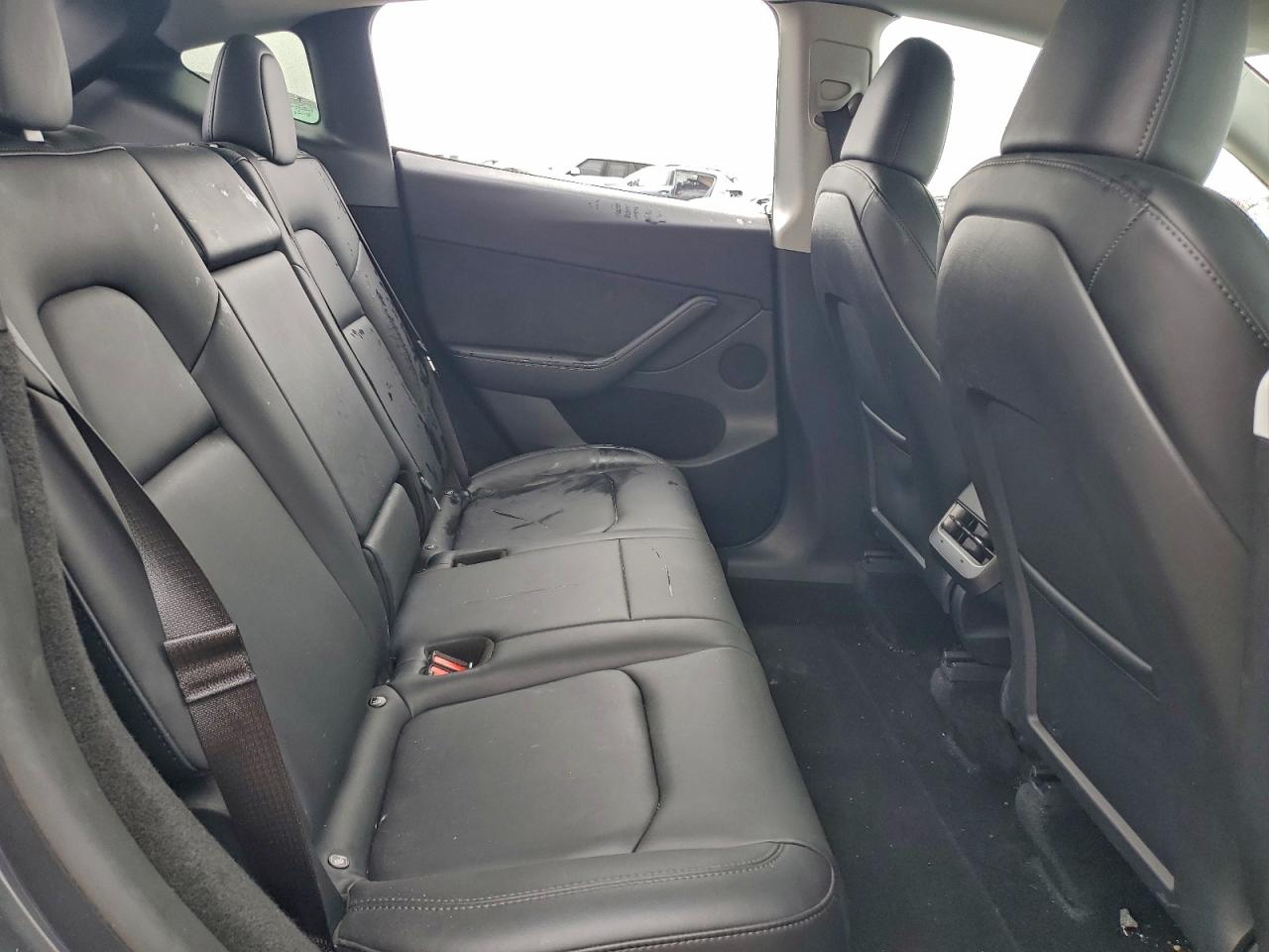 Tesla Model Y Image 9