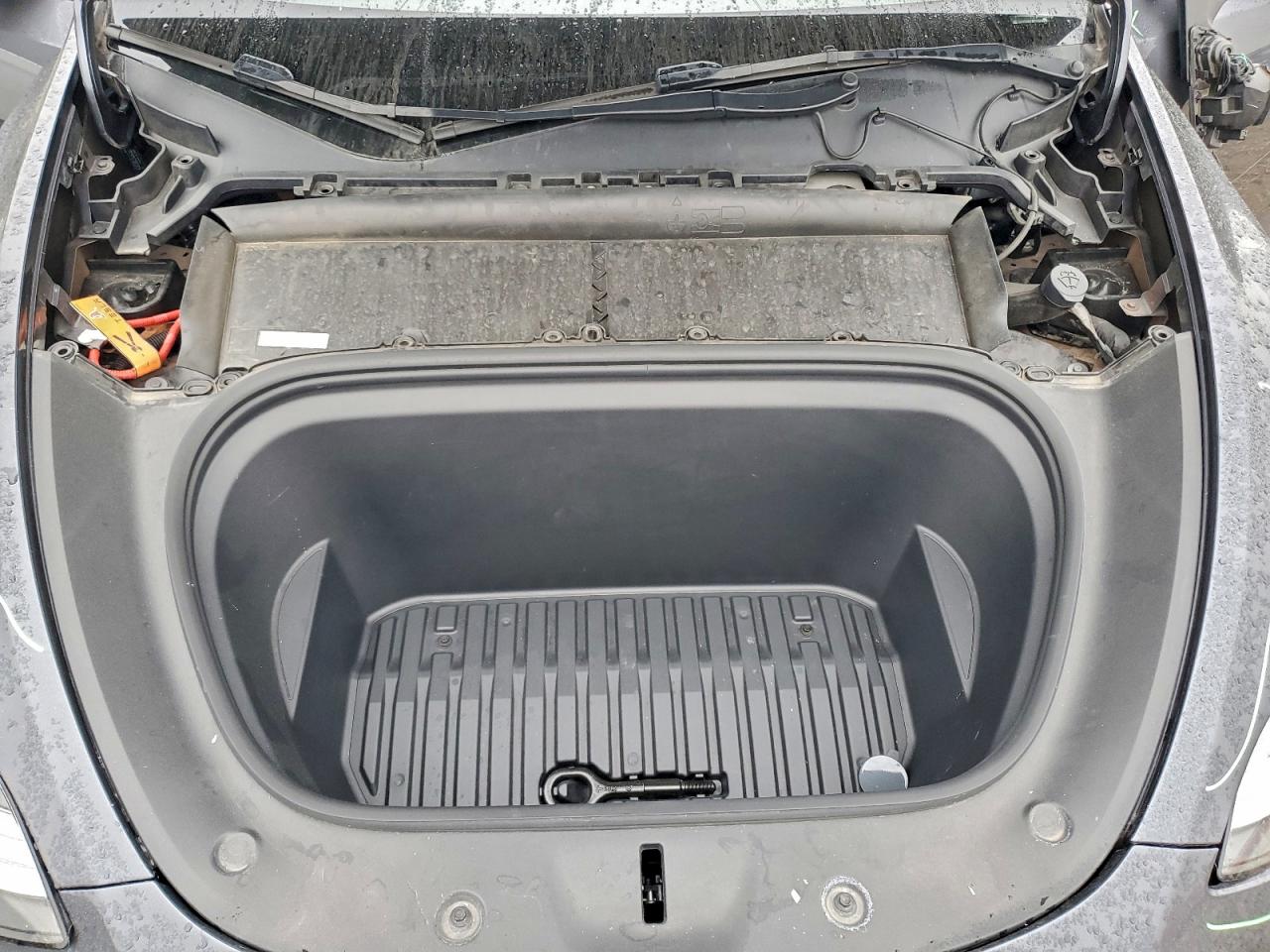 Tesla Model Y Image 2