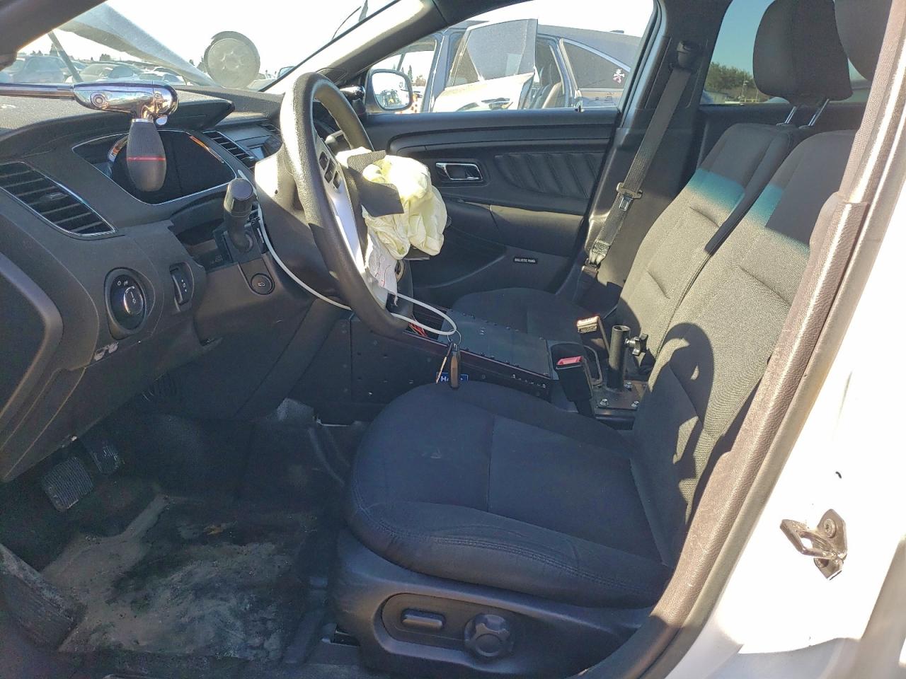 Ford Taurus Police Interceptor Image 8